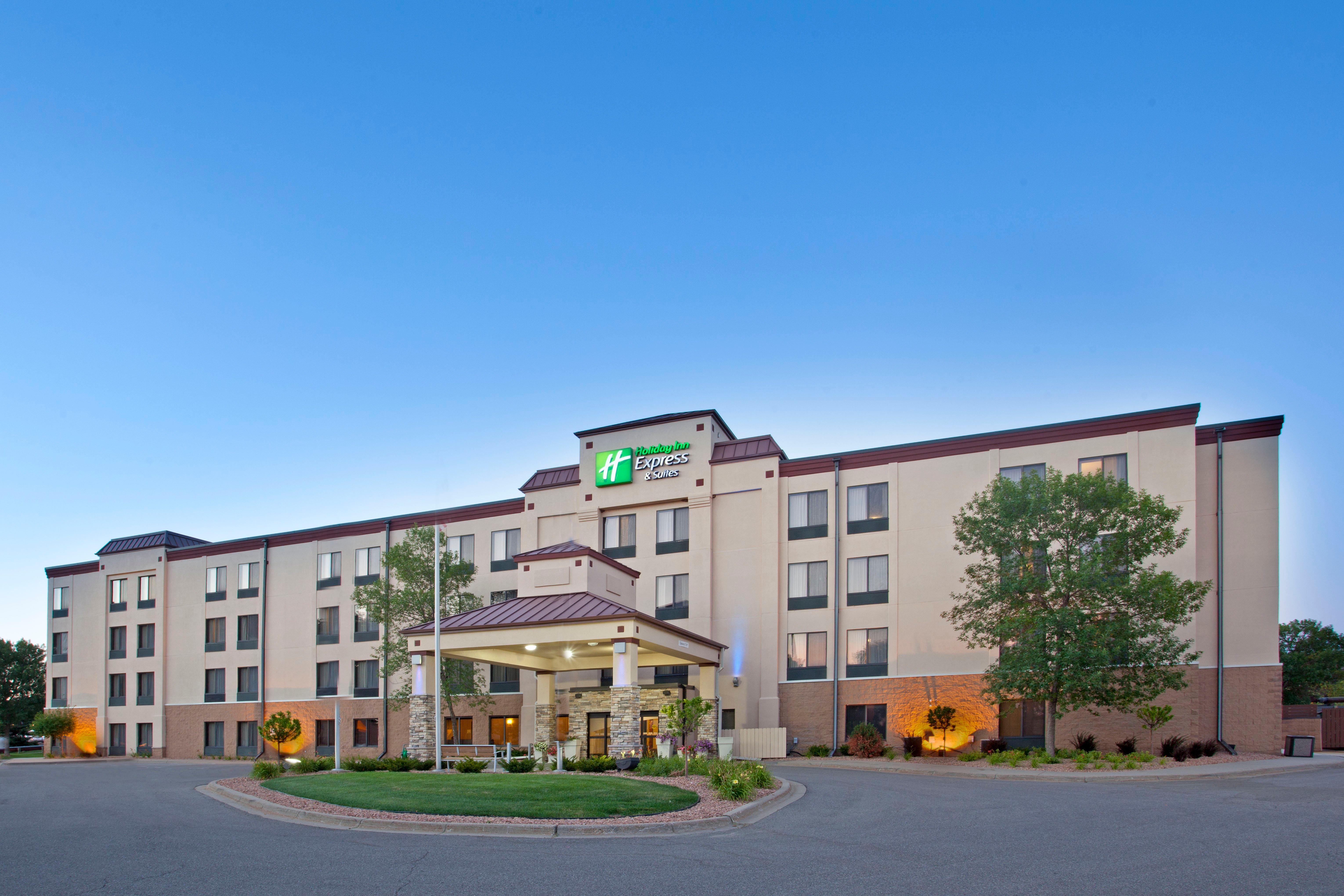 Holiday Inn Express Hotel & Suites Minneapolis - Minnetonka By Ihg Esterno foto